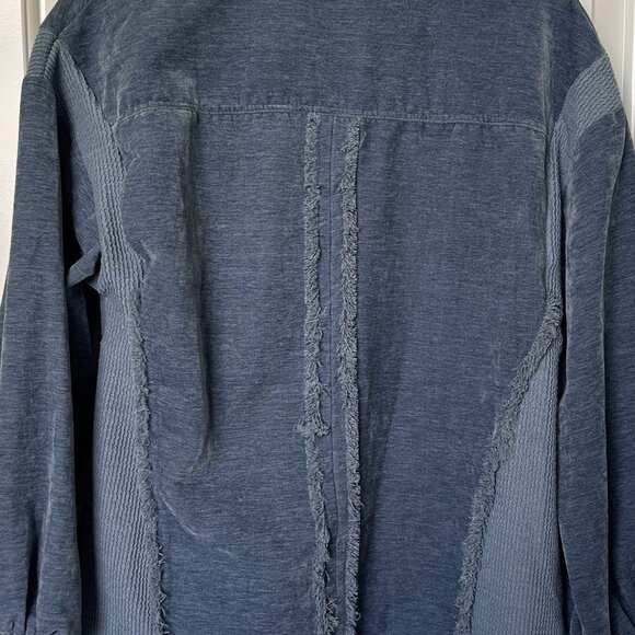 Women’s Button-Down Relaxed Fit Long Sleeve Shirt Light Blue Size L - Picture 2 of 9